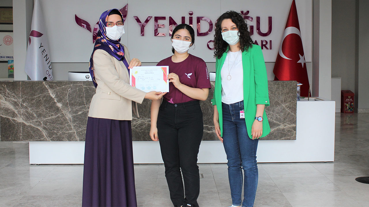 Bilgi Yarışmasında Dereceye Giren Yenidoğu Okulları Öğrencilerimiz Diplomalarını Aldı