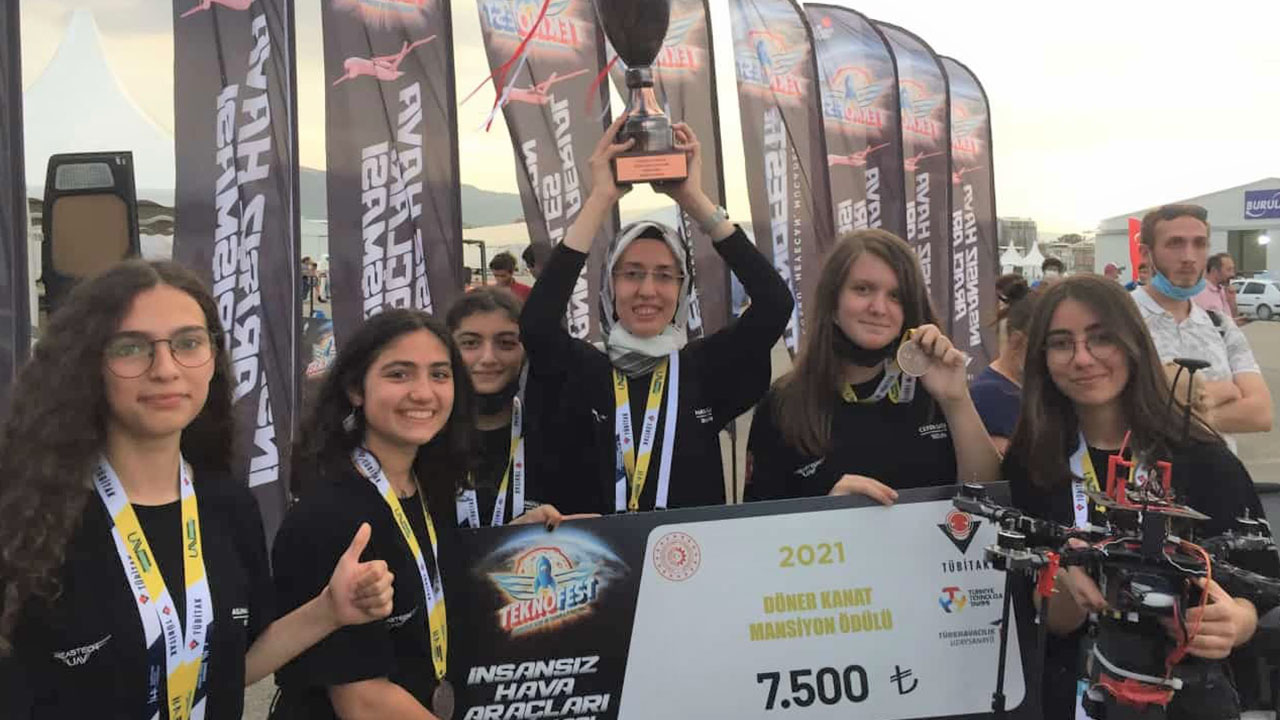 Yenidoğu Okulları Öğrencilerimizden Büyük Başarı