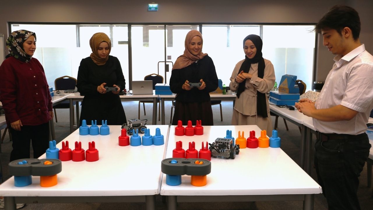 YETEV Akademi’den Öğretmenlerimize Hizmet İçi Eğitimler